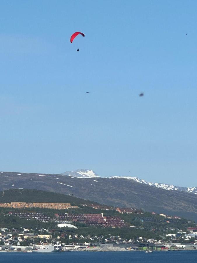 Aurora Apartment Very Close To Cable Car And Sherpatrappa Tromsø Kültér fotó